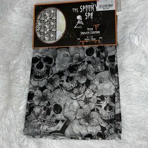 💀 Skull floral print shower curtain PEVR material